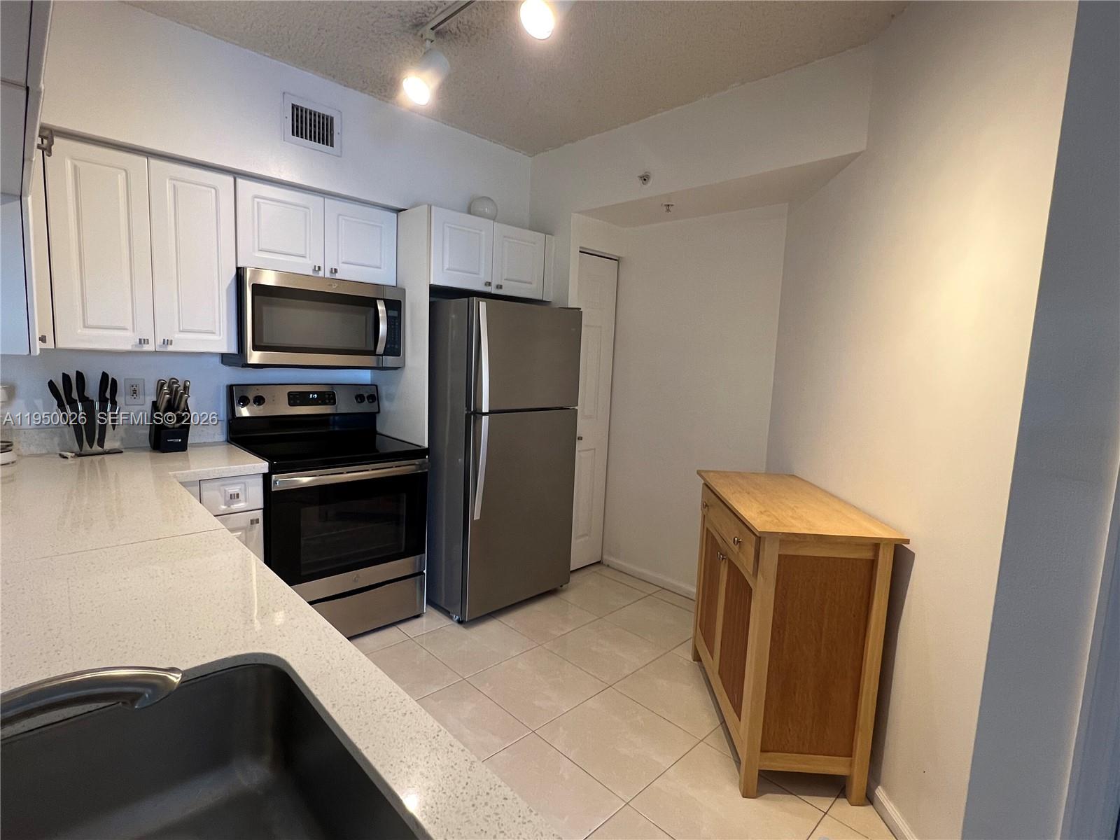 17150 North Bay Road, Unit 2504 Sunny Isles Beach, FL 33160 - Photo 8 of 82