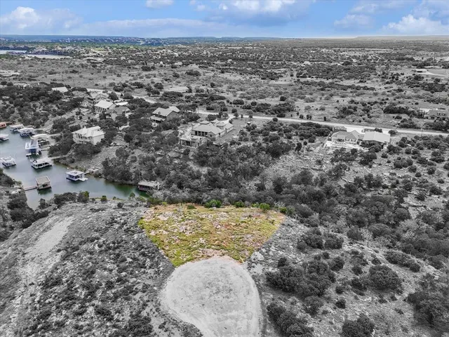 a view of a dry yard