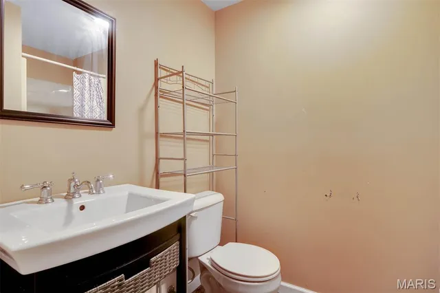 $345,000 | 10675 Buckingham Court, Breese, IL 62230