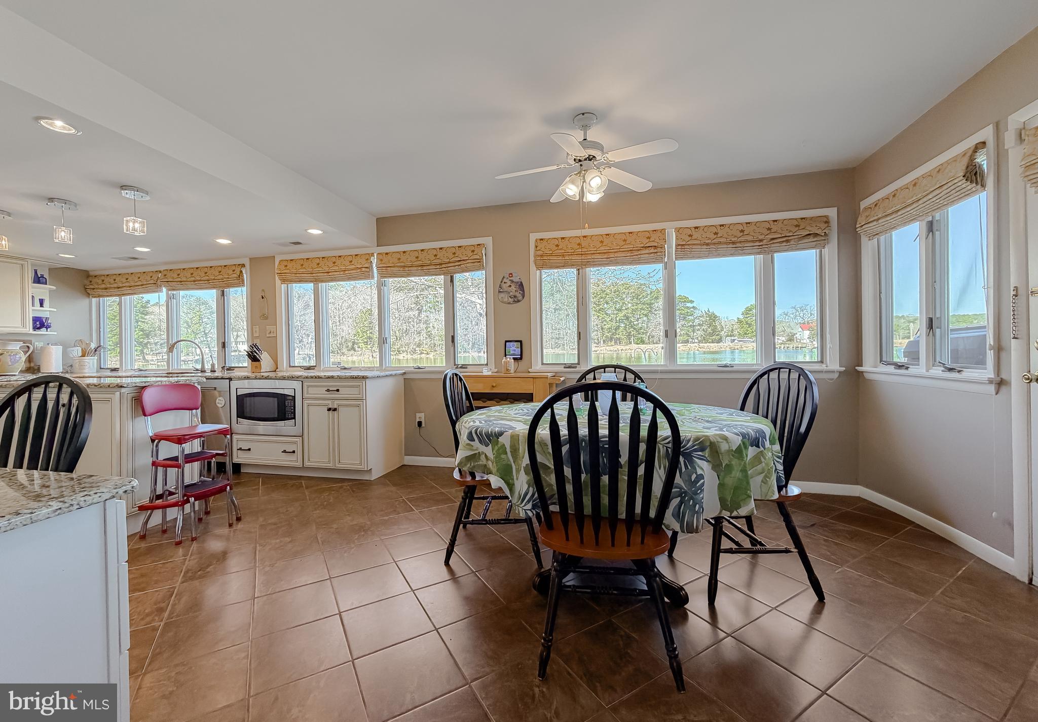 49716 Airedele Road Ridge, MD 20680 - Photo 34 of 100 room for breakfast table in kitchen