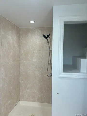 $2,600 | 204 Vanderbilt Avenue, Brentwood, NY 11717