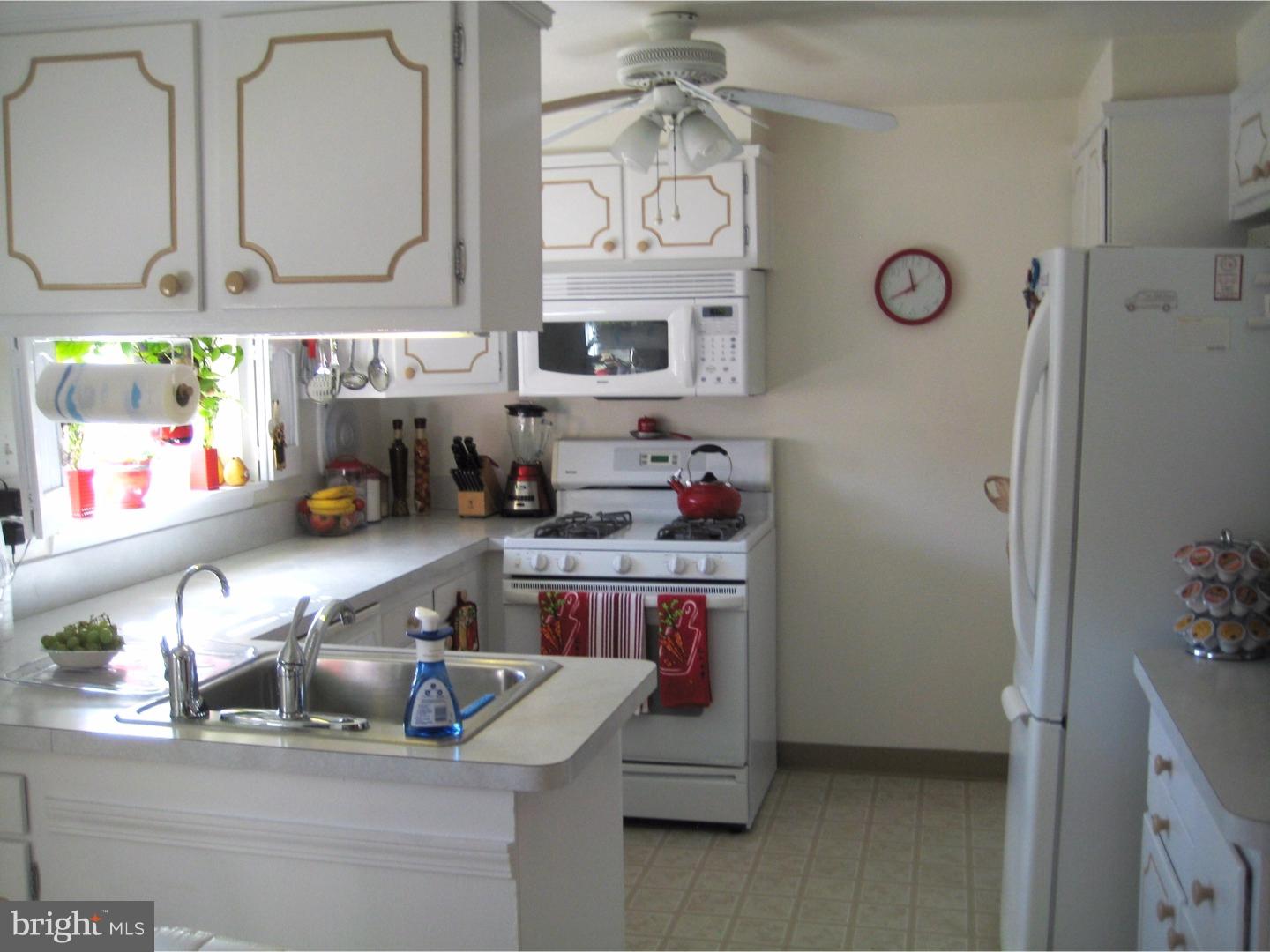 8514 Bridle Road Philadelphia, PA 19111 - Photo 7 of 23 Kitchen