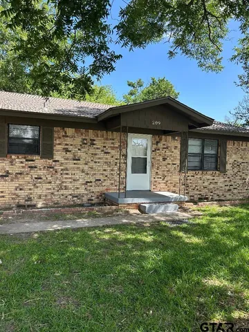 $198,500 | 209 West South Street, Lindale, TX 75771