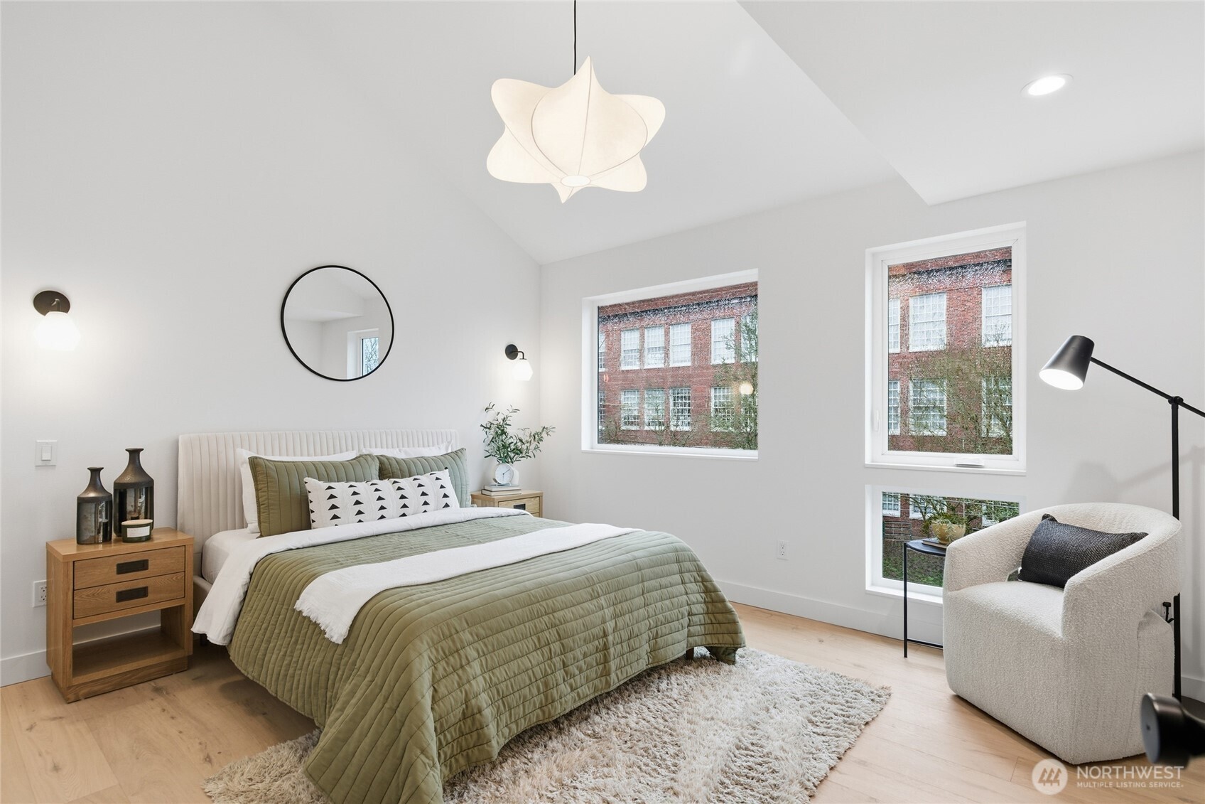 6515 19th Avenue Northwest Seattle, WA 98117 - Photo 15 of 33