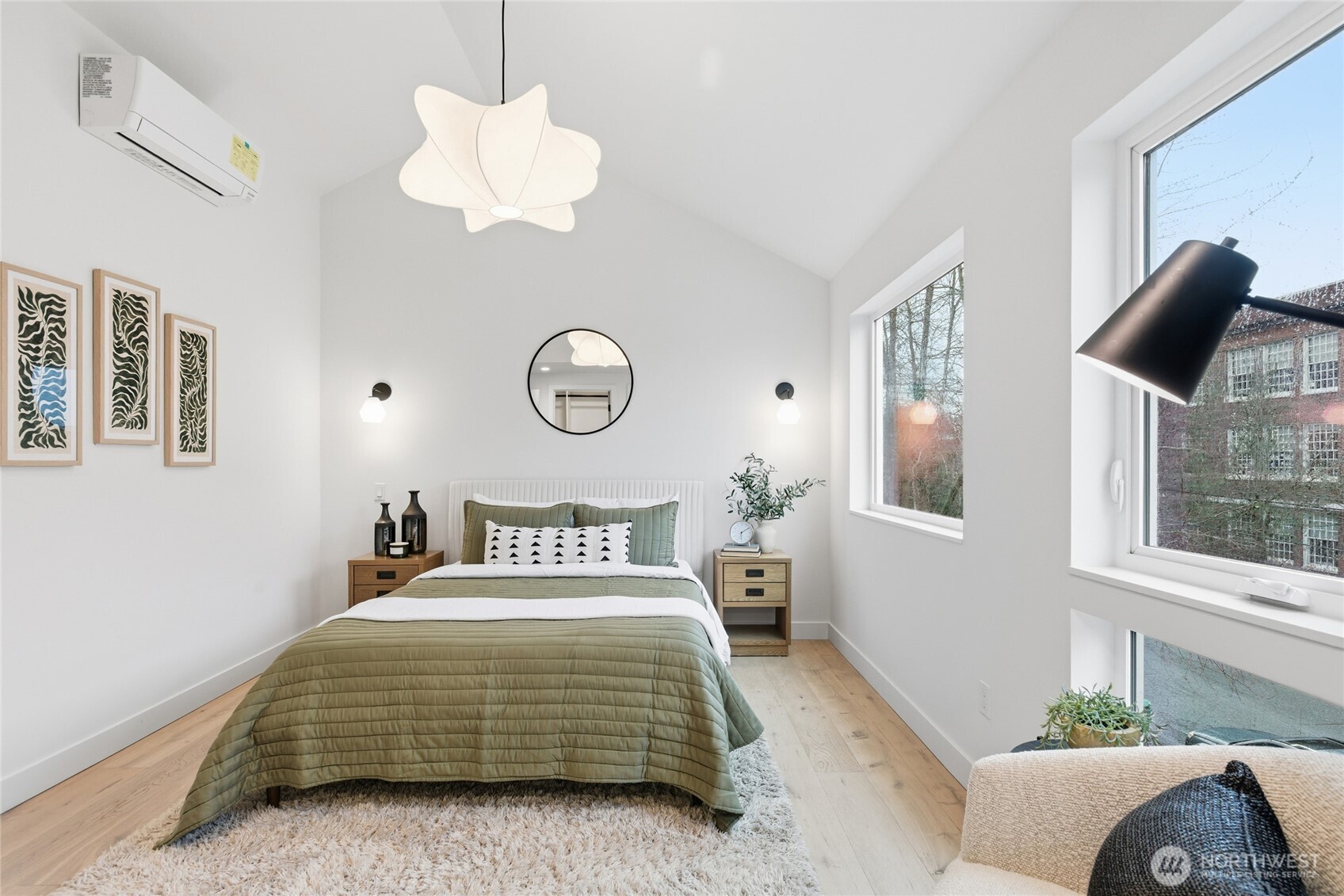 6515 19th Avenue Northwest Seattle, WA 98117 - Photo 16 of 33