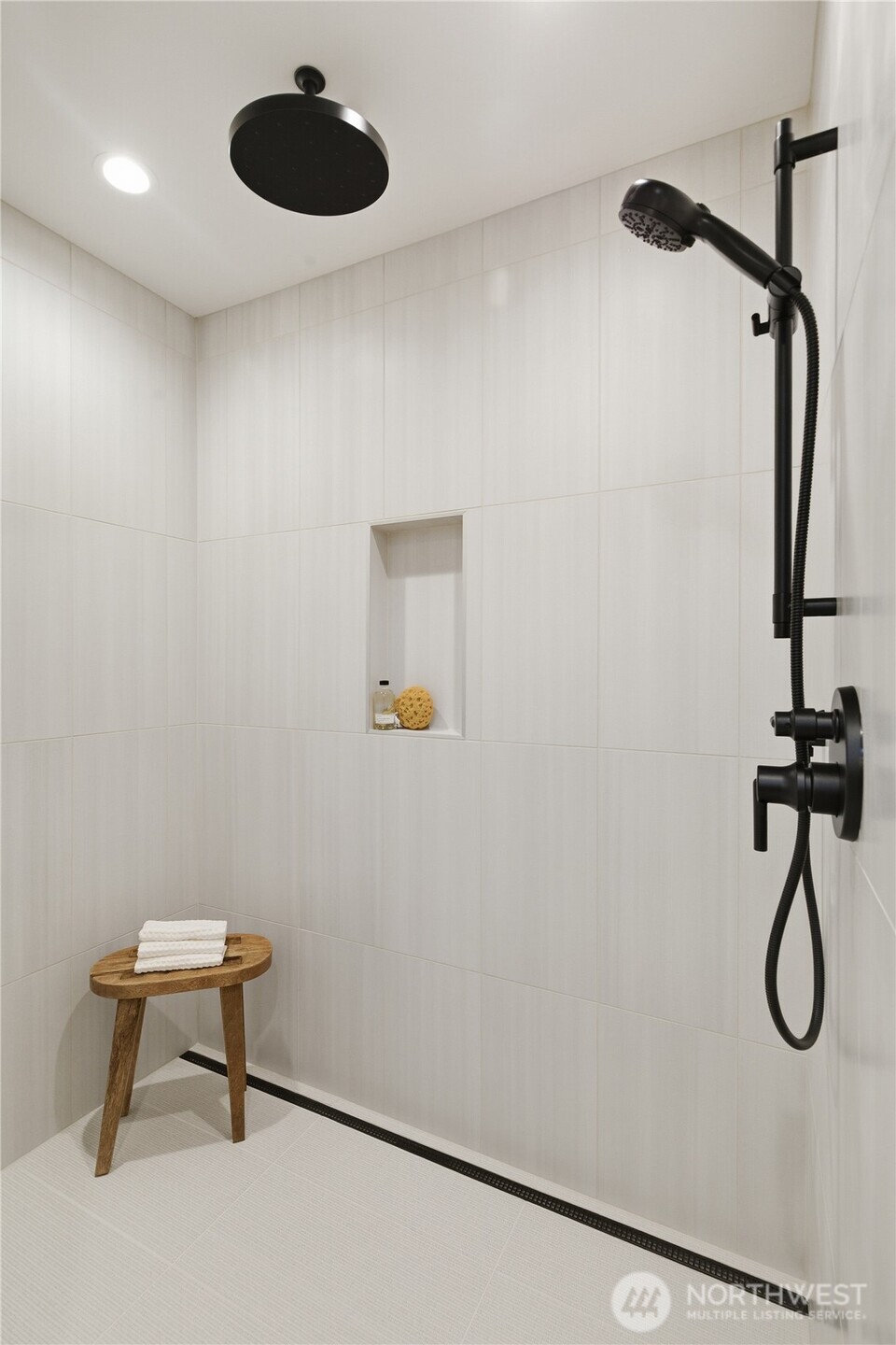 6515 19th Avenue Northwest Seattle, WA 98117 - Photo 18 of 33