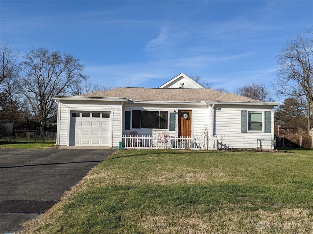 435 Elbron Road Springfield, OH 45505 - Photo 1 of 25