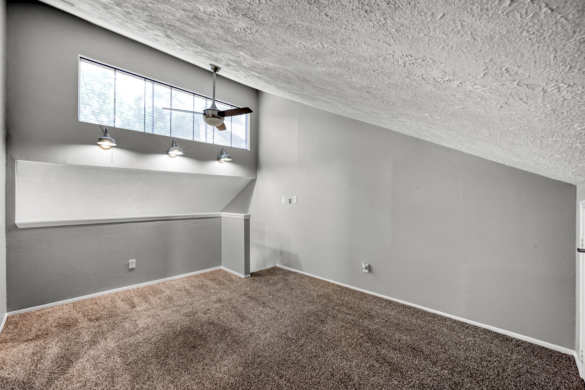 12900 Walden Road, Unit 1010J Montgomery, TX 77356 - Photo 16 of 24 Upstairs Bedroom 2