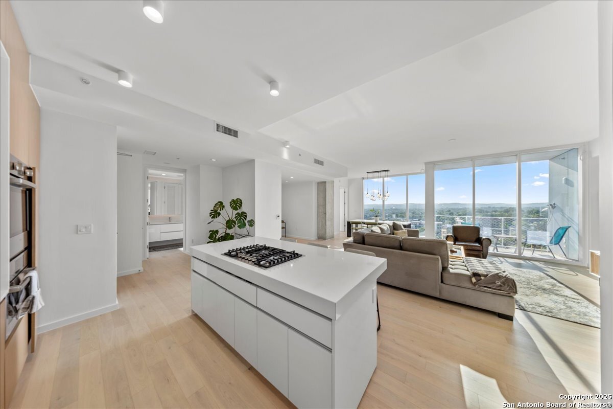 313 West 17th Street, Unit 1204 Austin, TX 78701 - Photo 4 of 39