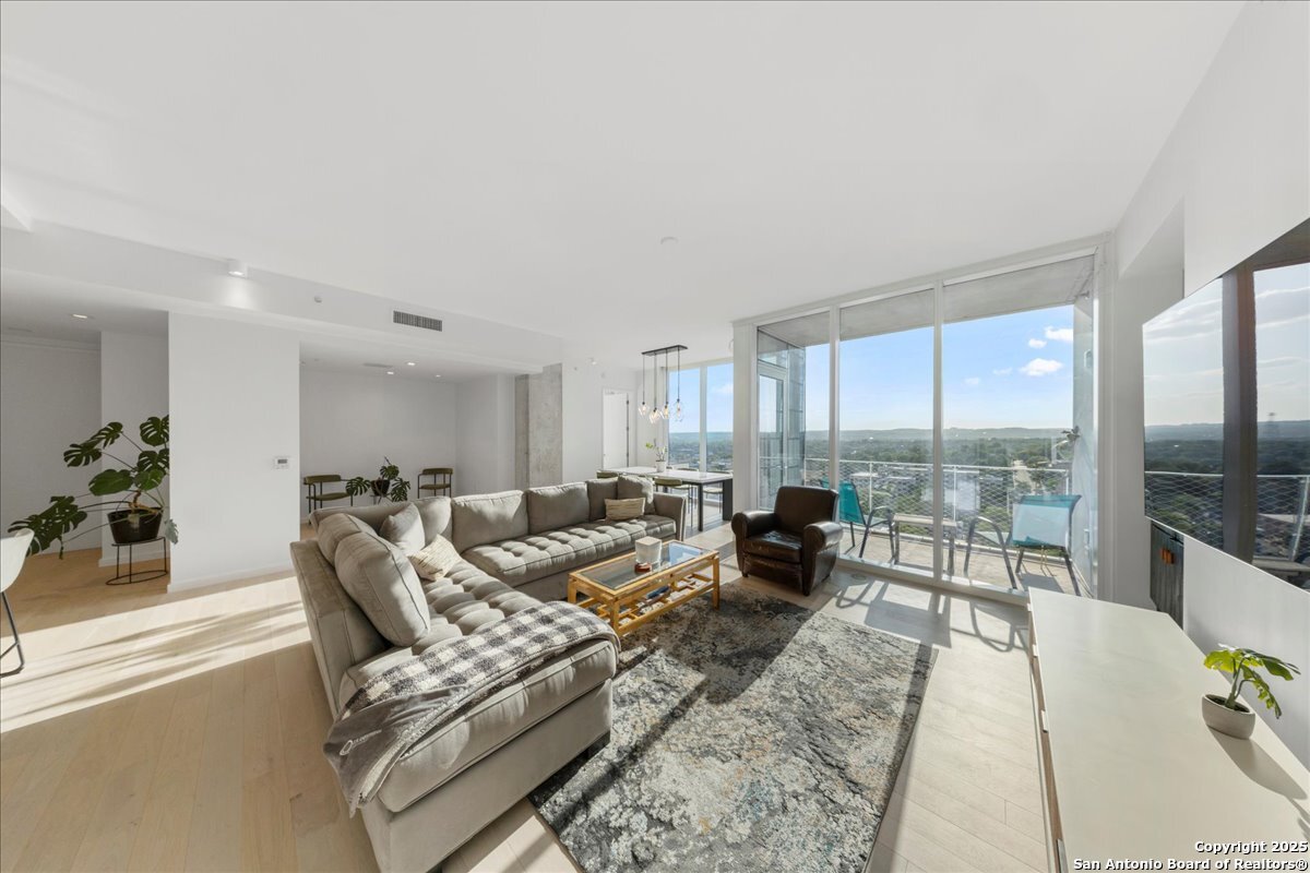 313 West 17th Street, Unit 1204 Austin, TX 78701 - Photo 10 of 39