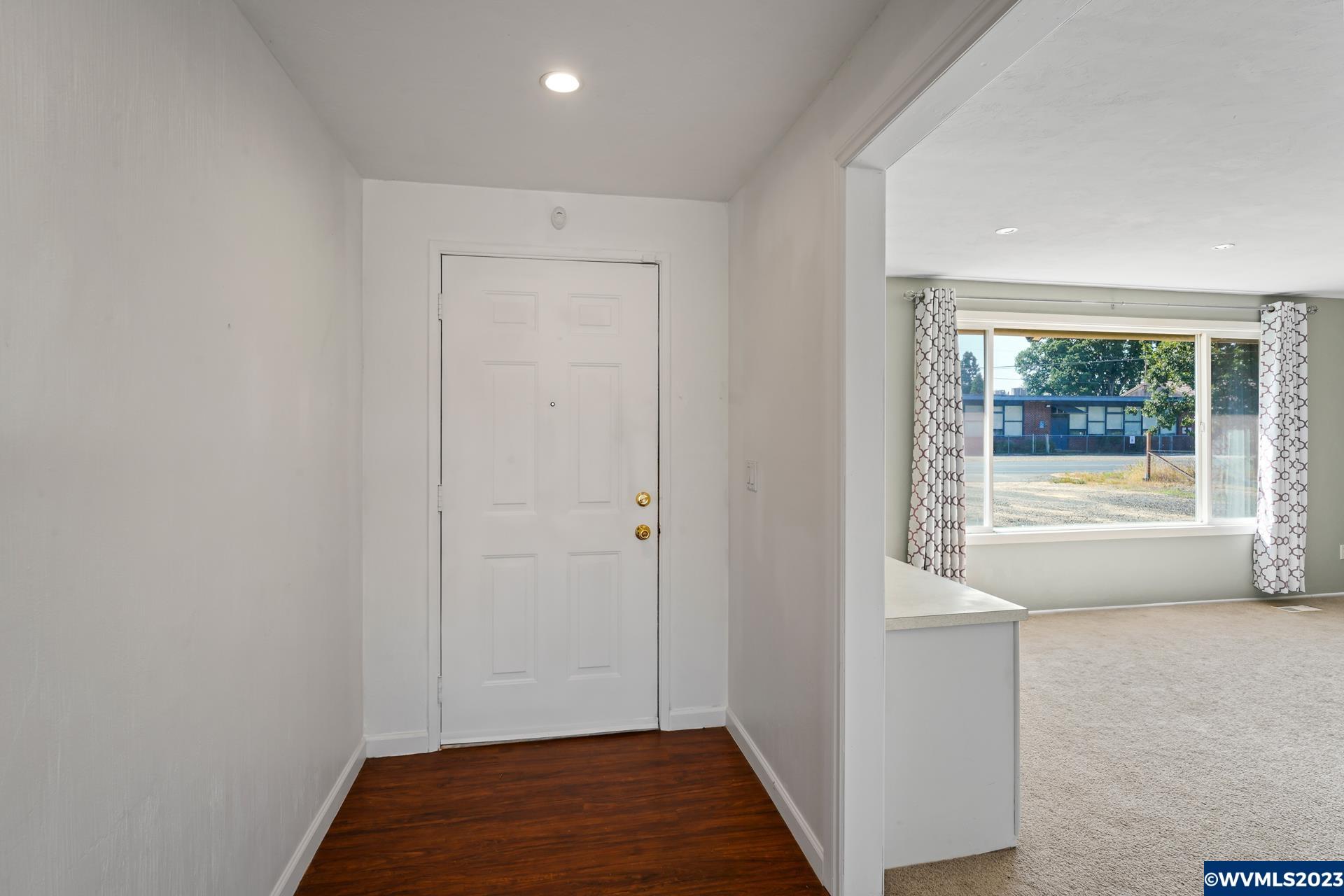 35135 Meadow Road Southwest Albany, OR 97321 - Photo 4 of 42 Gallery Image 4