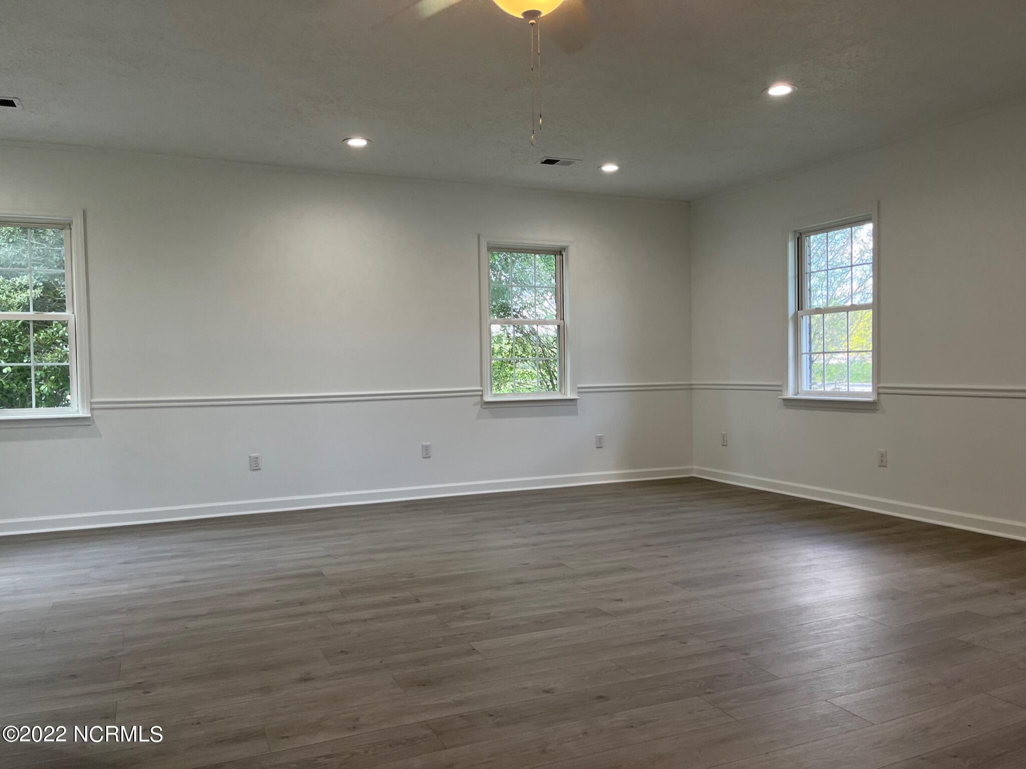 2240 Bird Cage Road Chadbourn, NC 28431 - Photo 13 of 16 25'x23' master suite with walk in closet and full bathroom
