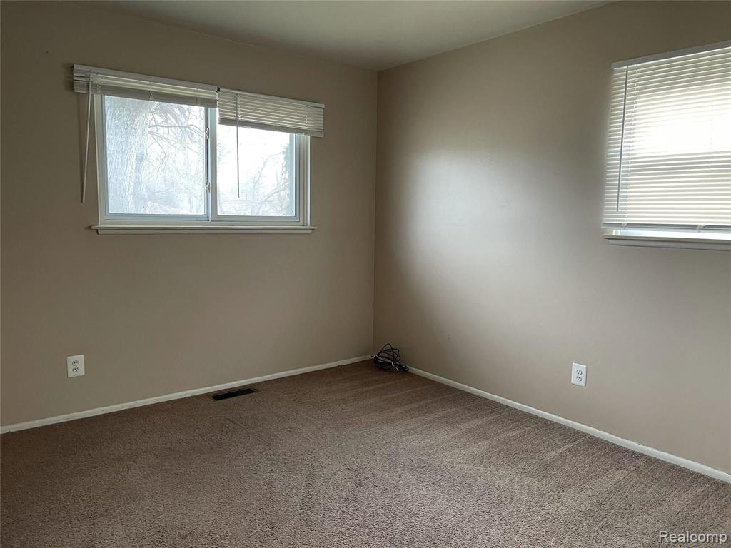 5418 Harding Street Dearborn Heights, MI 48125 - Photo 8 of 15
