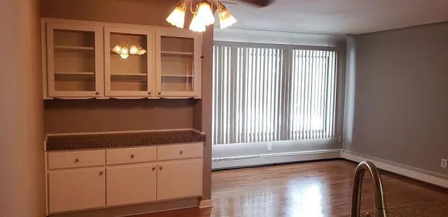 $77,000 | 995 North Cass Lake Road, Unit 221, Waterford, MI 48328