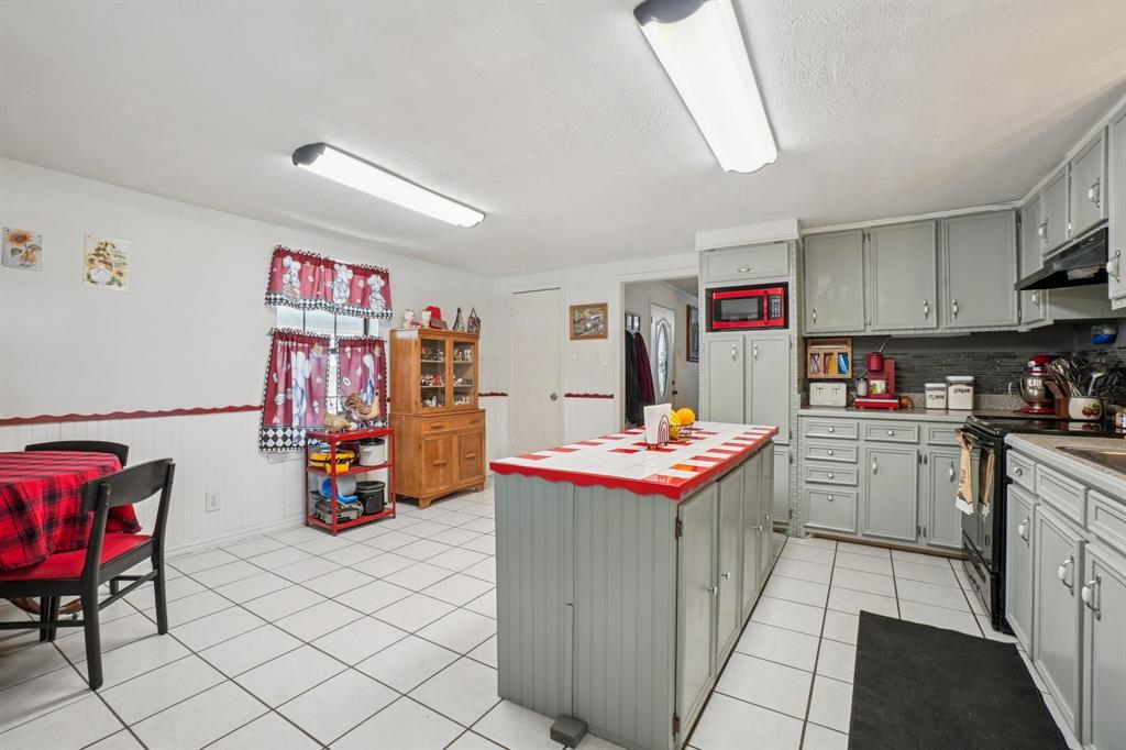 203 Walker Bend Road Weatherford, TX 76088 - Photo 11 of 40