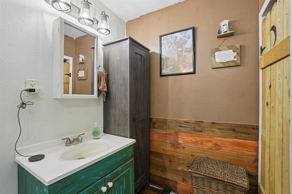 203 Walker Bend Road Weatherford, TX 76088 - Photo 19 of 40