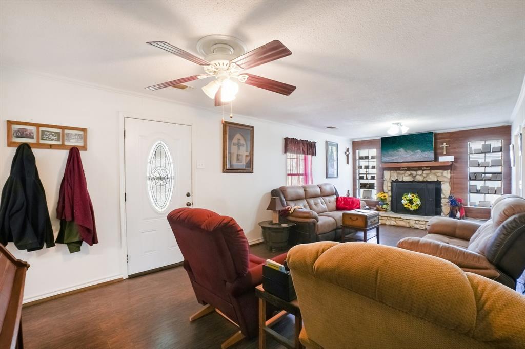 203 Walker Bend Road Weatherford, TX 76088 - Photo 7 of 40