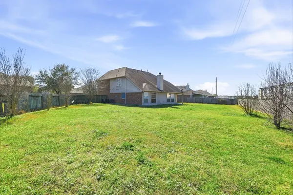 $2,550 | 6802 Claire Brook Drive, Richmond, TX 77407