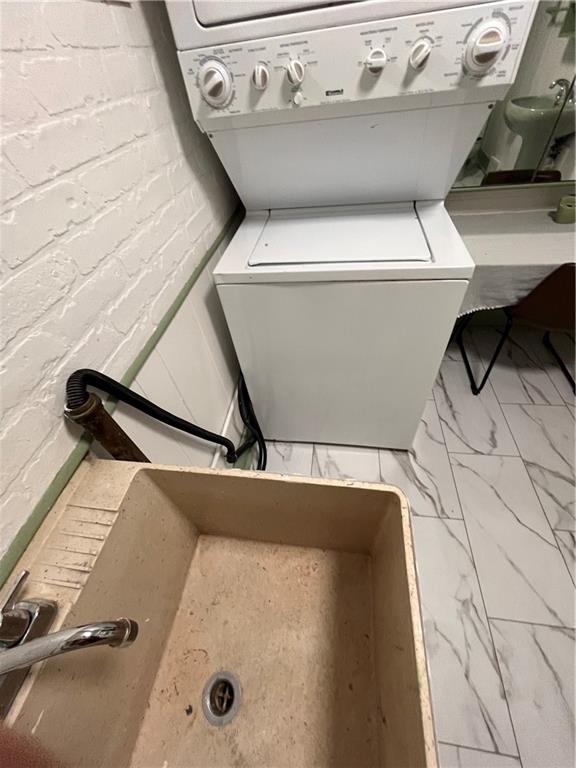 5124 Carnegie Street Pittsburgh, PA 15201 - Photo 14 of 44 a close view of sink