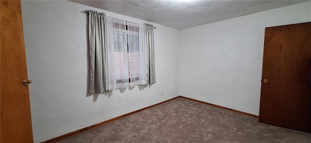 5124 Carnegie Street Pittsburgh, PA 15201 - Photo 31 of 44 an empty room with windows