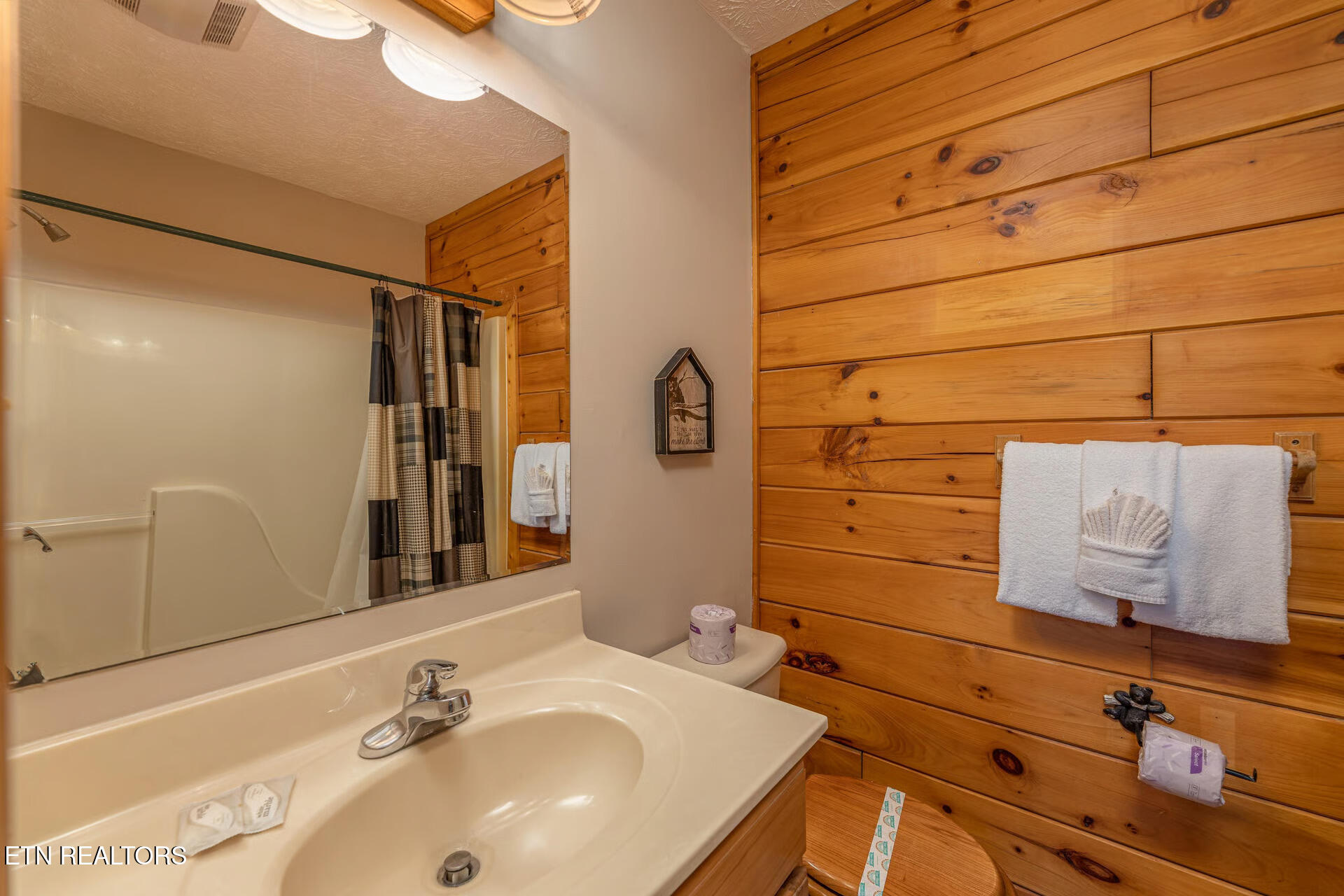1504 Bears Den Way Sevierville, TN 37862 - Photo 27 of 38 width=1920 (35)