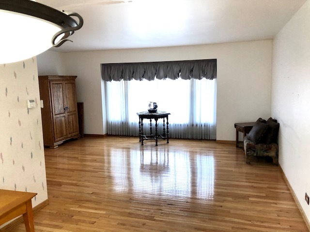 922 North Rohlwing Road Palatine, IL 60074 - Photo 6 of 10 Gallery Image 6