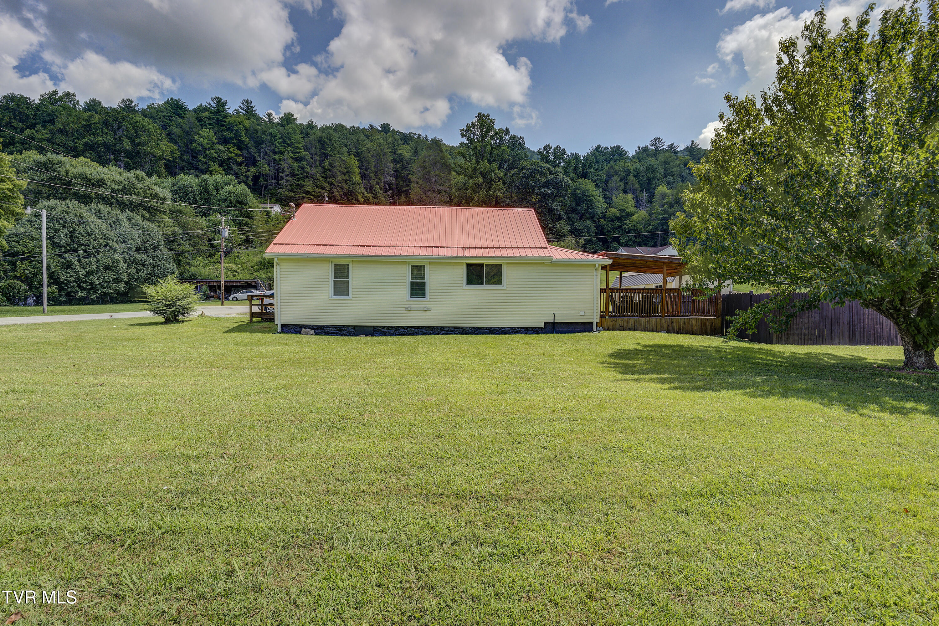3200 Temple Hill Road Erwin, TN 37650 - Photo 4 of 34 Temple-35