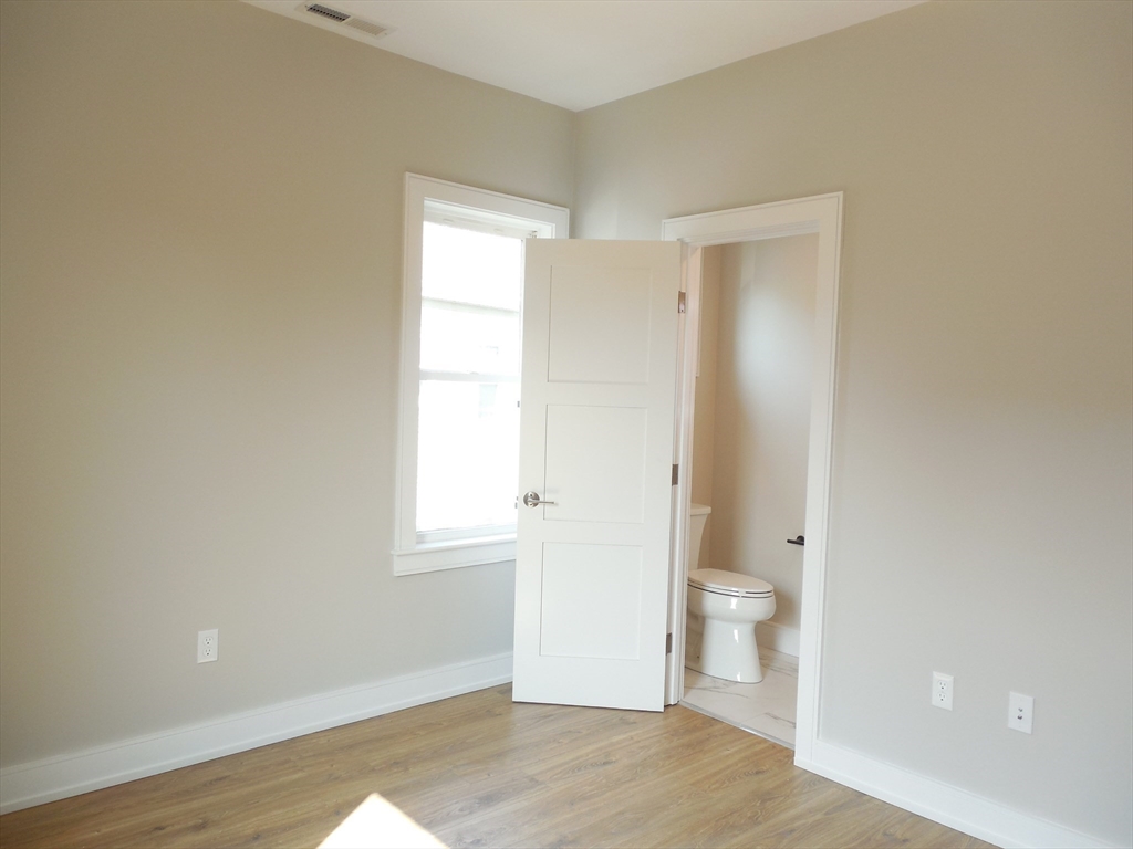 88 School Street, Unit B Watertown, MA 02472 - Photo 10 of 18