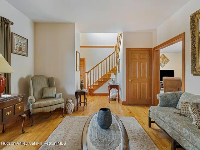 a view of entryway with a front door