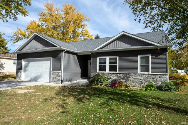 $299,000 | 606 North Thayer Street, Bourbon, IN 46504