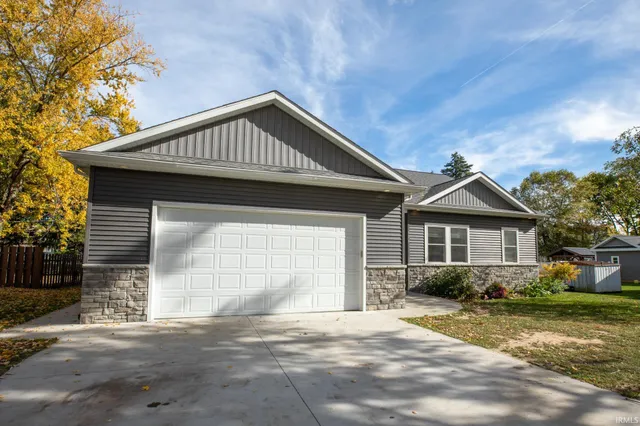 $299,000 | 606 North Thayer Street, Bourbon, IN 46504