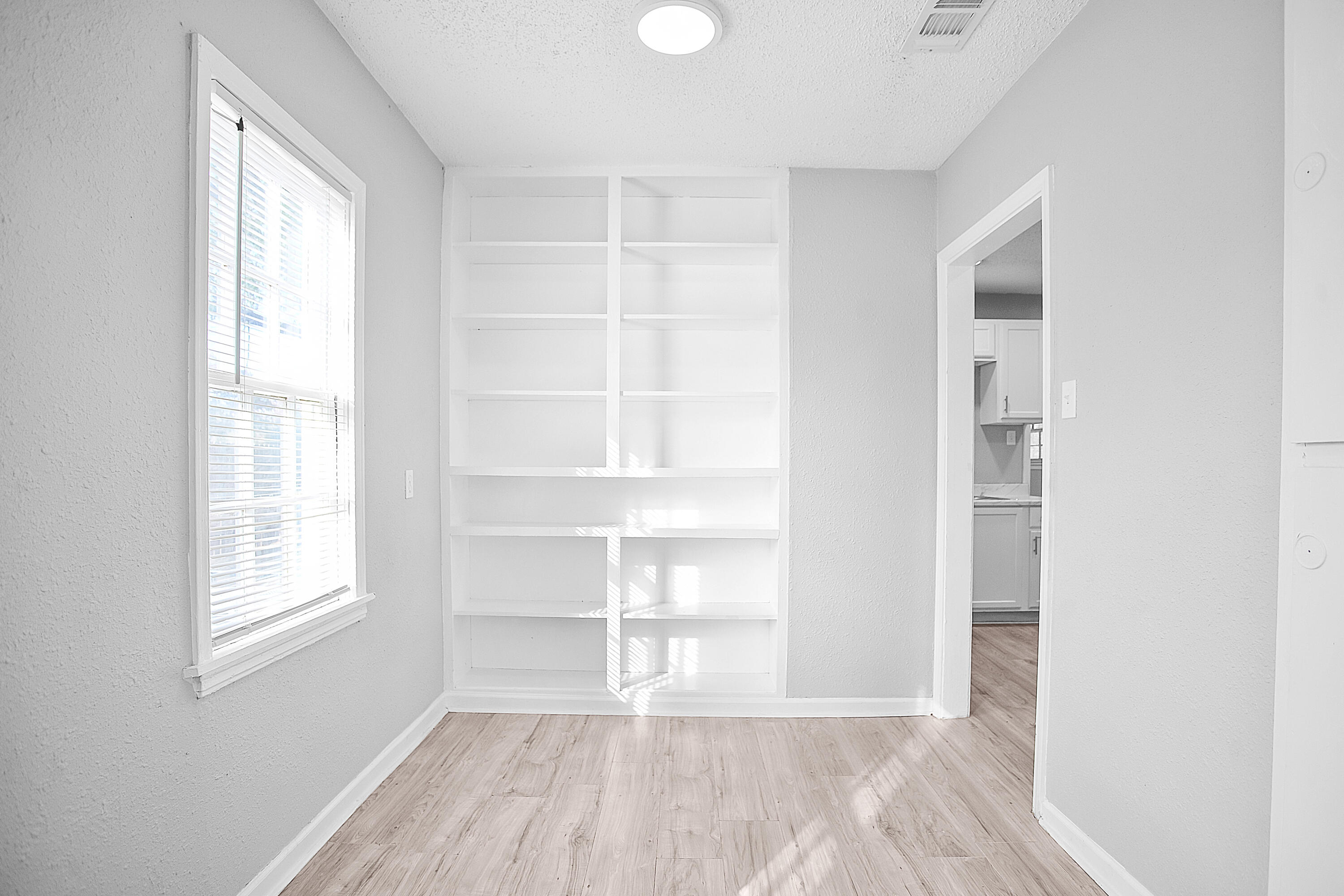 2430 31st Street Lubbock, TX 79411 - Photo 6 of 46 DSC_8642