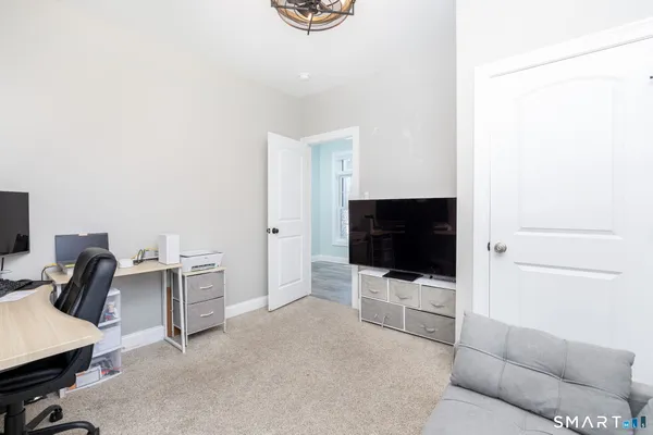 $624,900 | 4 Goldfinch Terrace, East Lyme, CT 06333