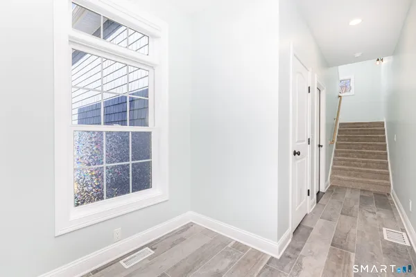 $624,900 | 4 Goldfinch Terrace, East Lyme, CT 06333