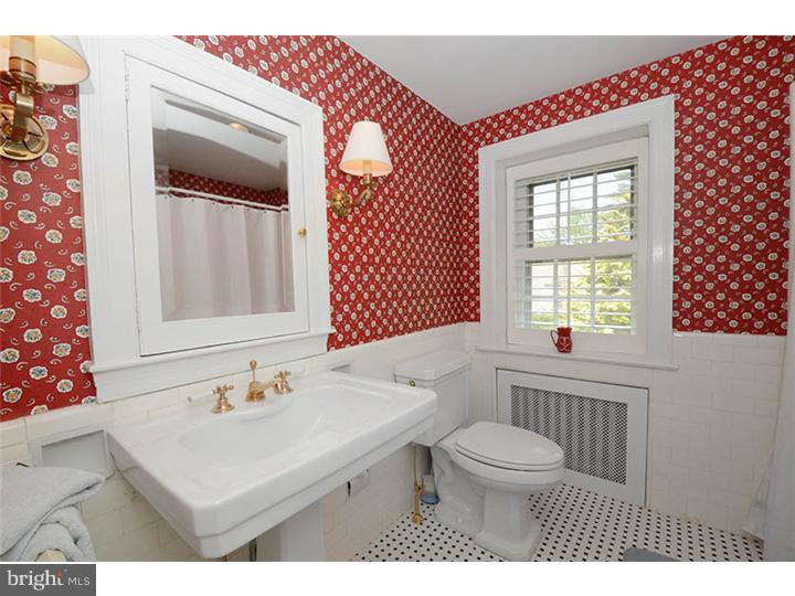 511 Fishers Road Bryn Mawr, PA 19010 - Photo 16 of 25 Half Bath