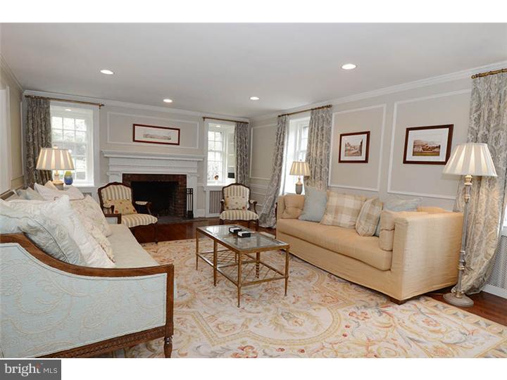 511 Fishers Road Bryn Mawr, PA 19010 - Photo 3 of 25 Living Room