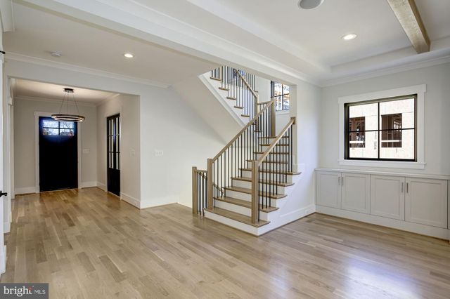 $3,300,000 | 3611 Roberts Lane, Arlington, VA 22207