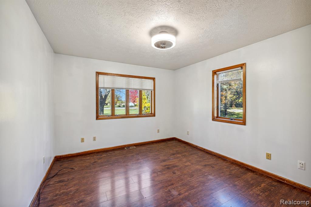 12305 Elms Road Birch Run, MI 48415 - Photo 15 of 39