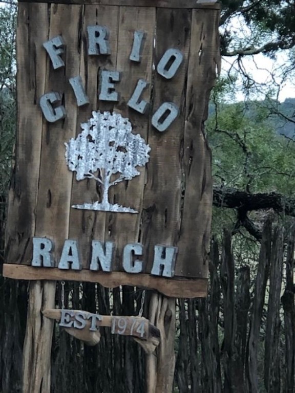 43 White Tail Run Uvalde, TX 78801 - Photo 10 of 12 Entrance