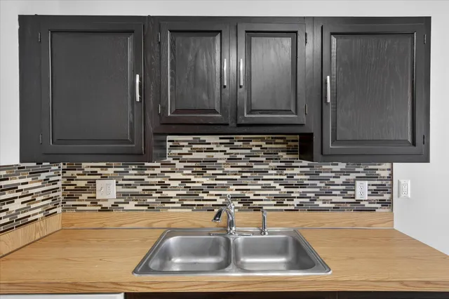 $1,600 | 41070 Southwind Drive, Unit 92, Canton, MI 48188