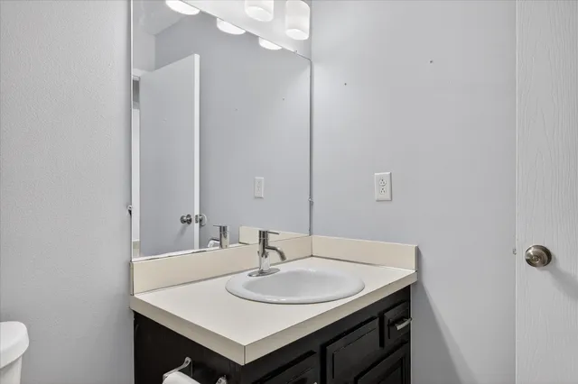 $1,600 | 41070 Southwind Drive, Unit 92, Canton, MI 48188