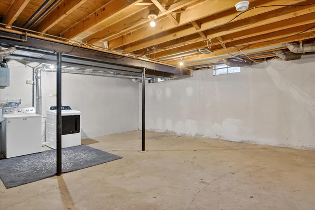 $1,600 | 41070 Southwind Drive, Unit 92, Canton, MI 48188