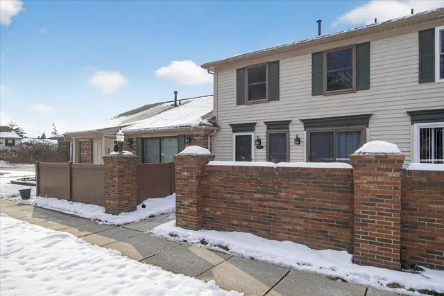 $1,600 | 41070 Southwind Drive, Unit 92, Canton, MI 48188