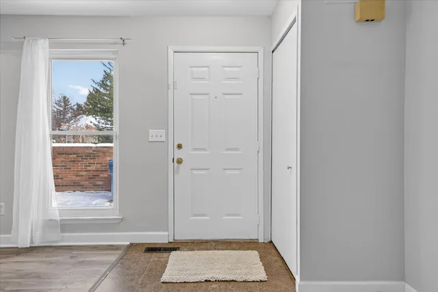 $1,600 | 41070 Southwind Drive, Unit 92, Canton, MI 48188