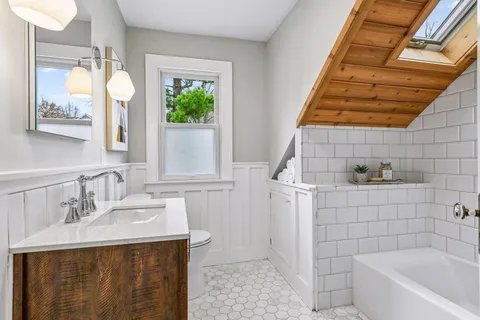 $525,000 | 23 West 48th Street, Minneapolis, MN 55419