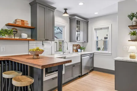 $525,000 | 23 West 48th Street, Minneapolis, MN 55419