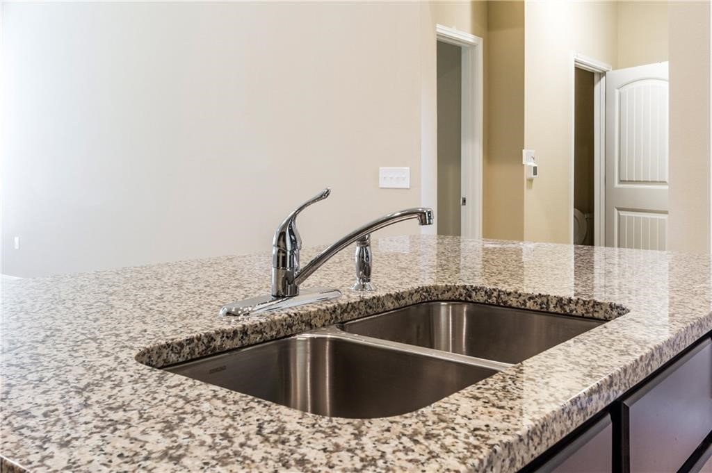 6521 Ranchito Drive Austin, TX 78744 - Photo 9 of 40