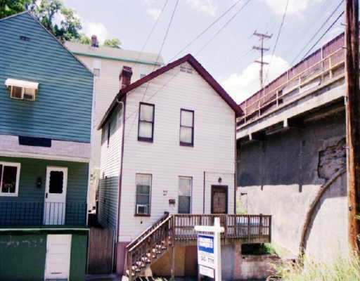 31 Coles Row McKees Rocks, PA 15136 - Photo 1 of 1 Gallery Image 1