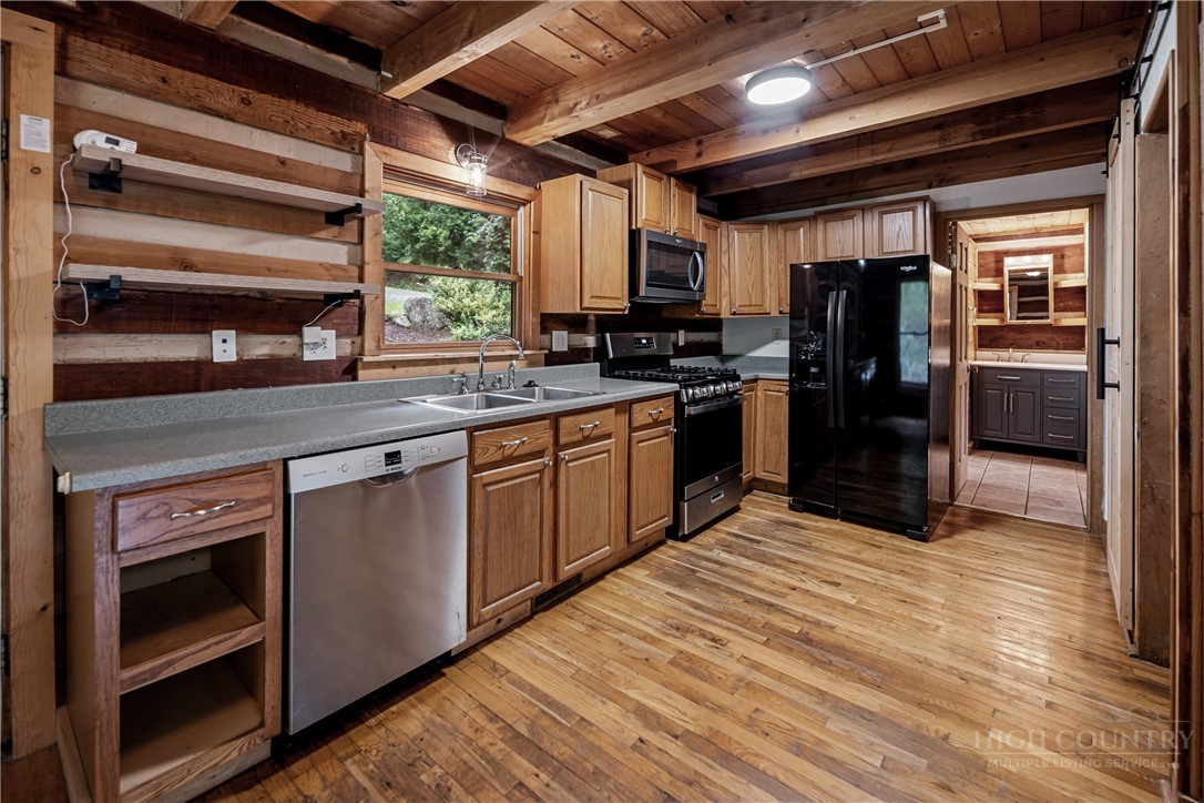 419 Dillard Greene Road Vilas, NC 28692 - Photo 6 of 38