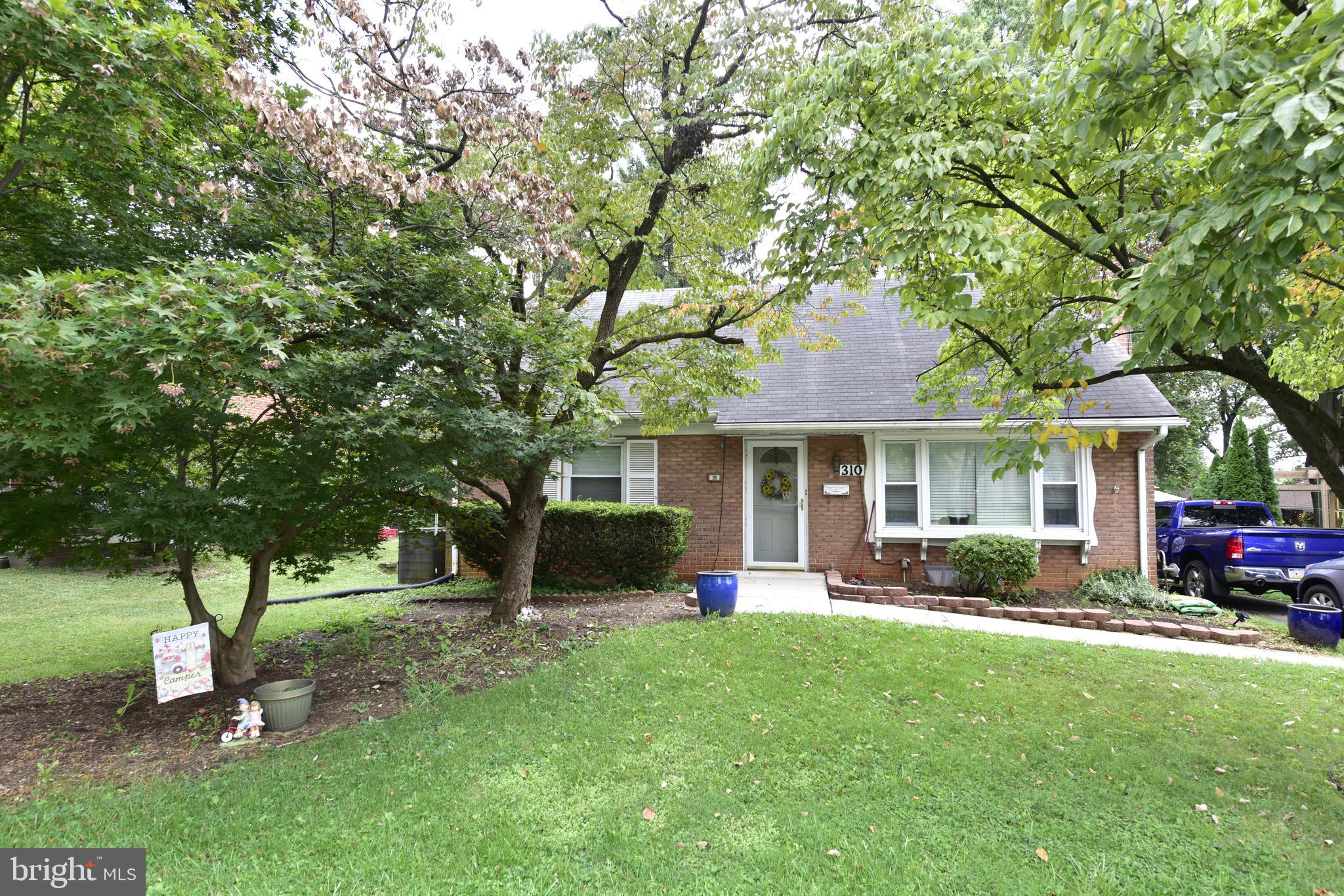310 Pleasure Road Lancaster, PA 17601 - Photo 1 of 10 Front View